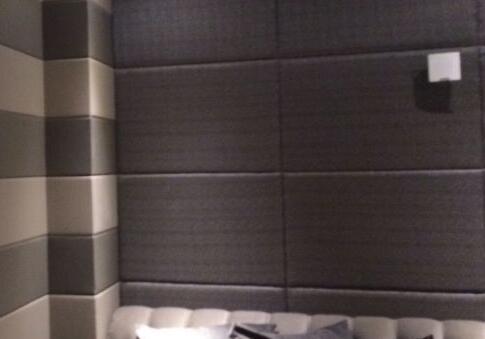 吸音板的表面結(jié)構(gòu)是否結(jié)實